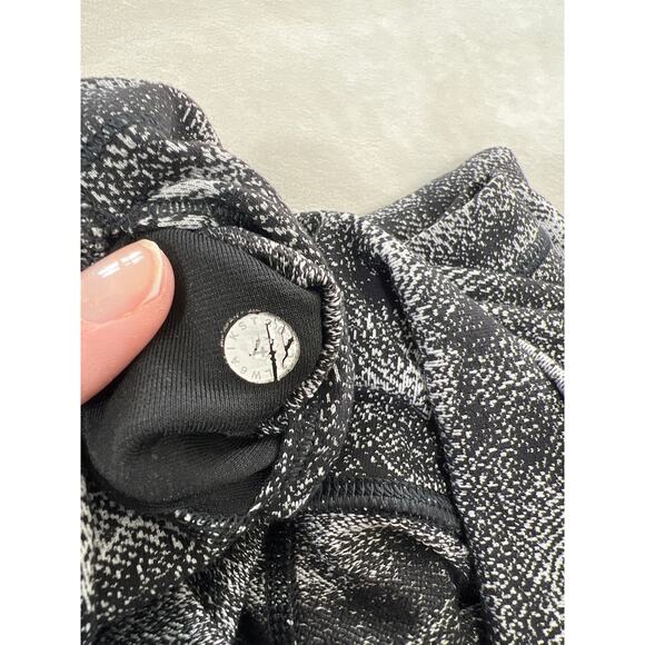 Lululemon Wunder Under High Rise Luon Hazy Days Black White 4 Gym Travel Workout - Picture 7 of 9